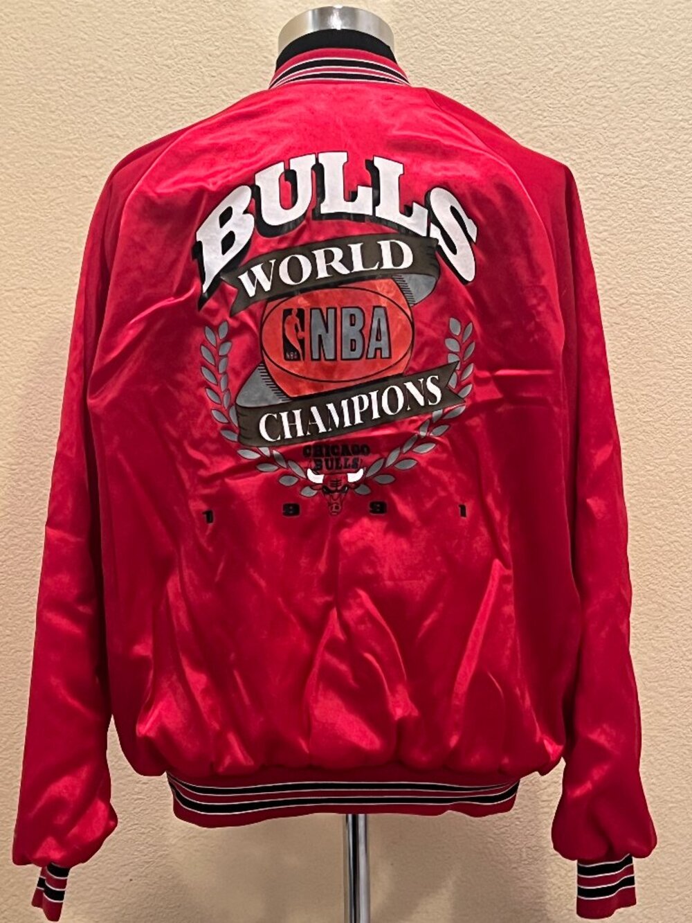 Locker Line Chicago Bulls 1991 NBA Champions Jacket Mens XXL Red Snap